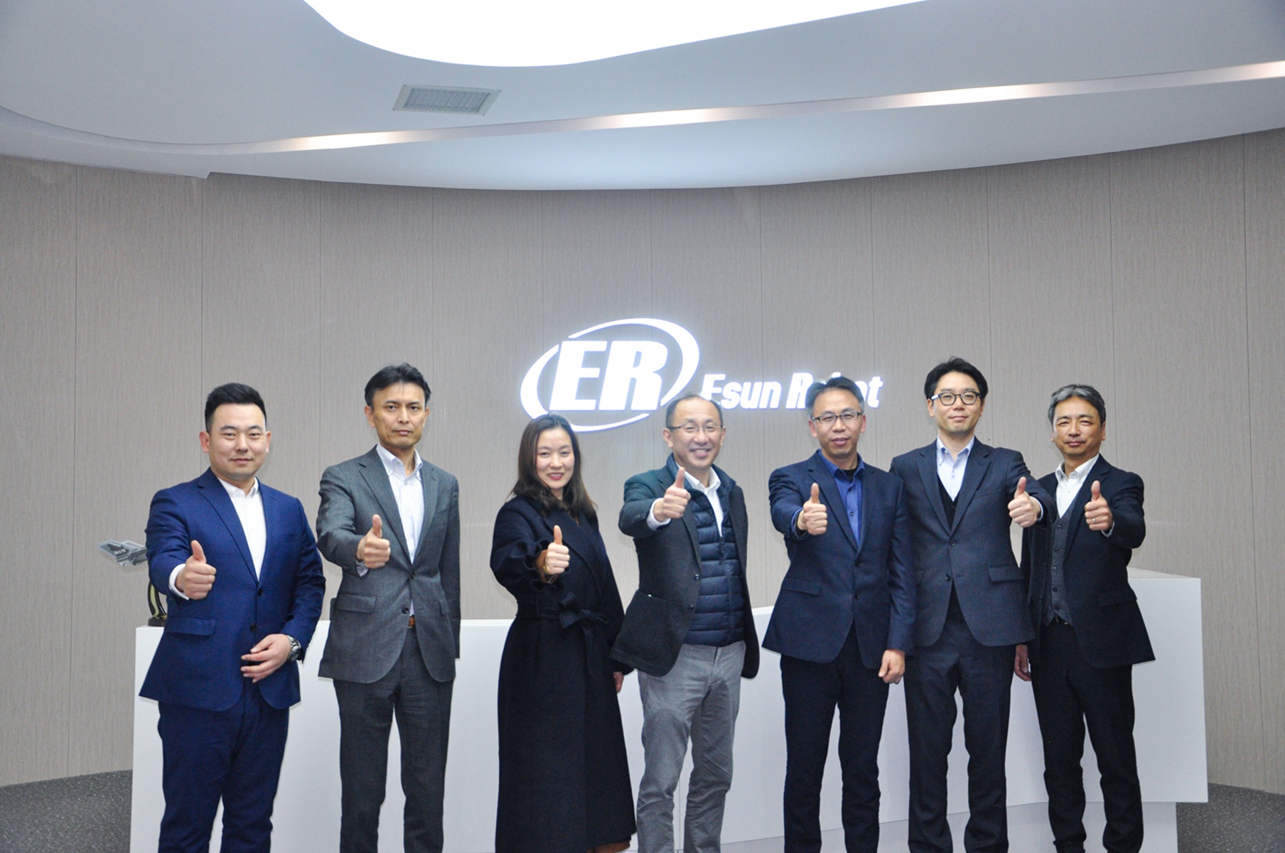 熱烈歡迎EPSON SEC吉野部長一行蒞臨鎰升機器人！